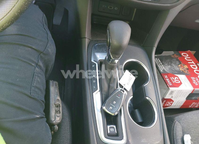 Photo 11 of 2022 Chevrolet Equinox FWD LT (VIN 3GNAXKEV8NL289050)