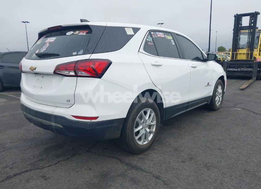 Photo 4 of 2022 Chevrolet Equinox FWD LT (VIN 3GNAXKEV8NL289050)