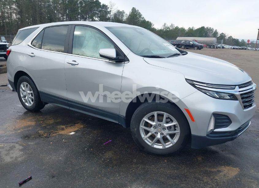 2022 Chevrolet Equinox FWD LT (VIN 3GNAXKEV8NS174437) main photo