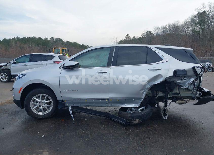 Photo 15 of 2022 Chevrolet Equinox FWD LT (VIN 3GNAXKEV8NS174437)