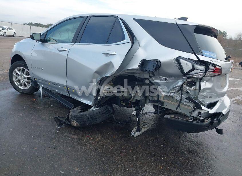 Photo 3 of 2022 Chevrolet Equinox FWD LT (VIN 3GNAXKEV8NS174437)