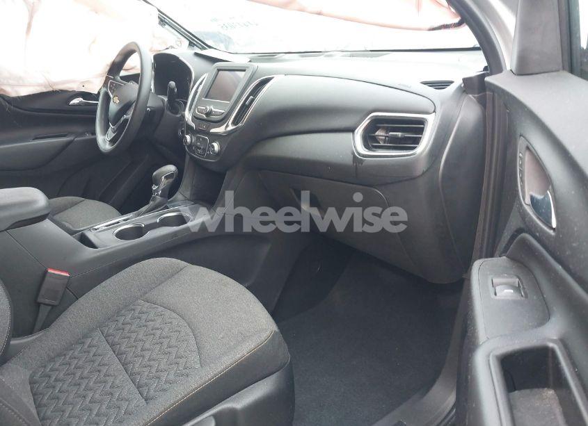 Photo 5 of 2022 Chevrolet Equinox FWD LT (VIN 3GNAXKEV8NS174437)