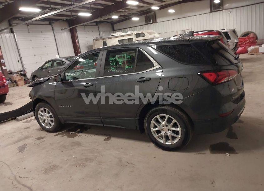 Photo 15 of 2022 Chevrolet Equinox FWD LT (VIN 3GNAXKEV8NS218095)