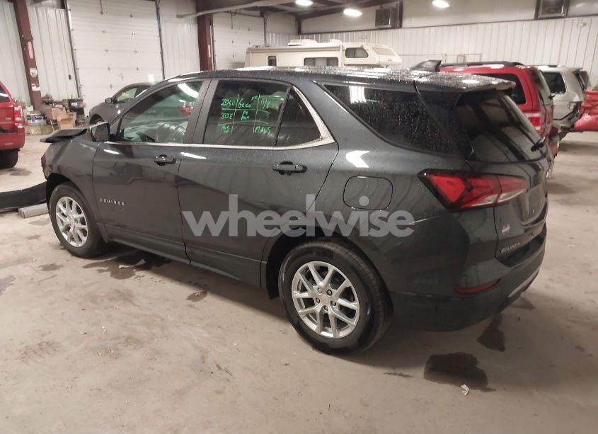 Photo 3 of 2022 Chevrolet Equinox FWD LT (VIN 3GNAXKEV8NS218095)