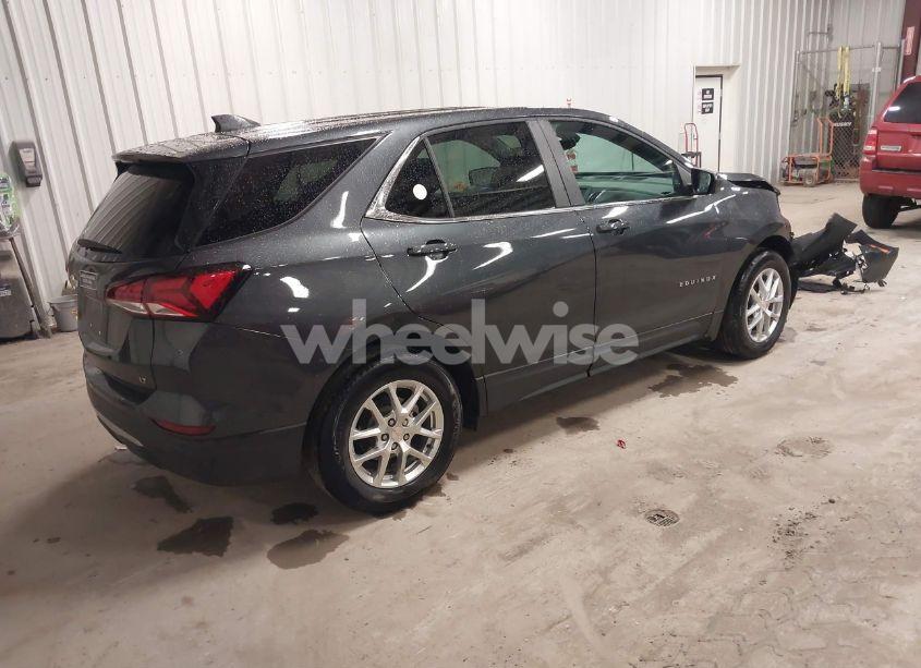 Photo 4 of 2022 Chevrolet Equinox FWD LT (VIN 3GNAXKEV8NS218095)
