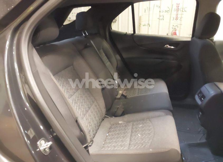 Photo 8 of 2022 Chevrolet Equinox FWD LT (VIN 3GNAXKEV8NS218095)