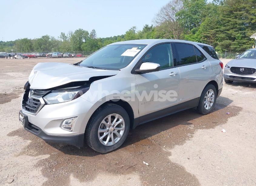Photo 2 of 2019 Chevrolet Equinox LT (VIN 3GNAXKEV9KS504114)