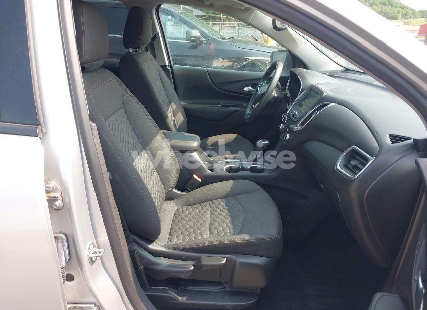 Photo 5 of 2019 Chevrolet Equinox LT (VIN 3GNAXKEV9KS504114)