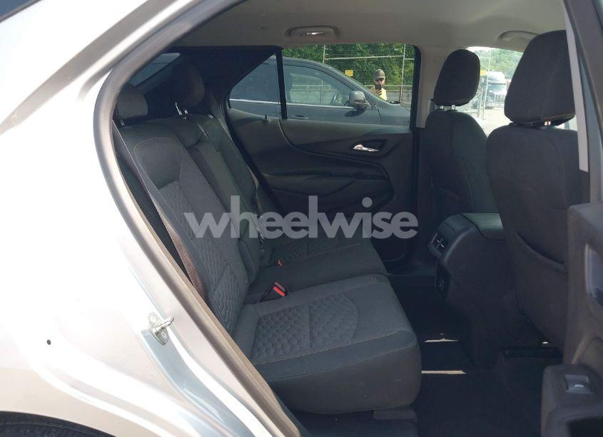 Photo 8 of 2019 Chevrolet Equinox LT (VIN 3GNAXKEV9KS504114)