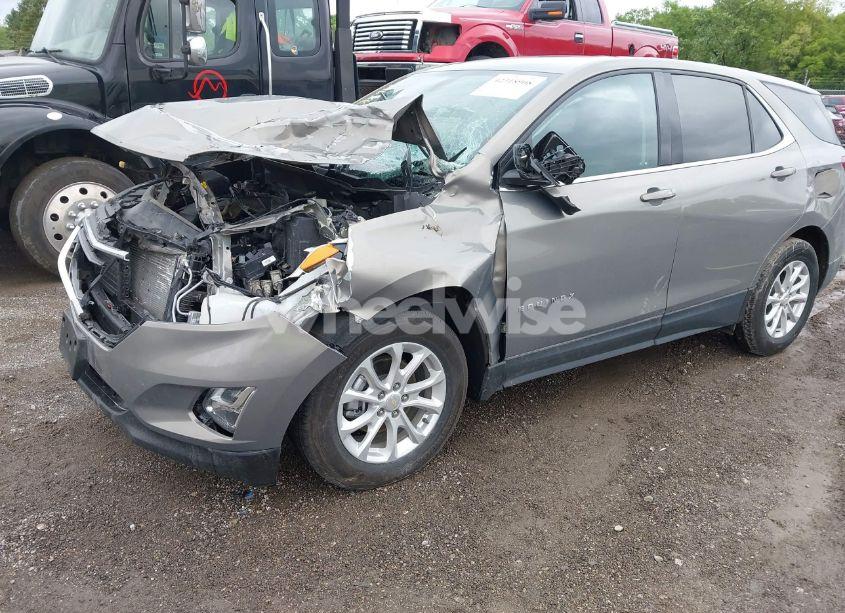 Photo 2 of 2019 Chevrolet Equinox LT (VIN 3GNAXKEV9KS509328)