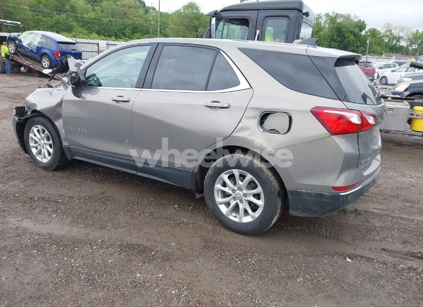Photo 3 of 2019 Chevrolet Equinox LT (VIN 3GNAXKEV9KS509328)