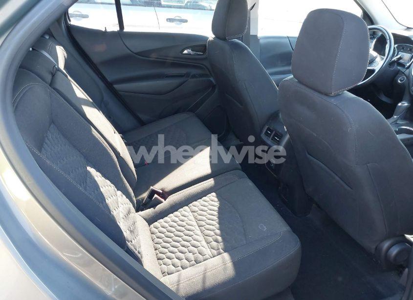 Photo 8 of 2019 Chevrolet Equinox LT (VIN 3GNAXKEV9KS509927)