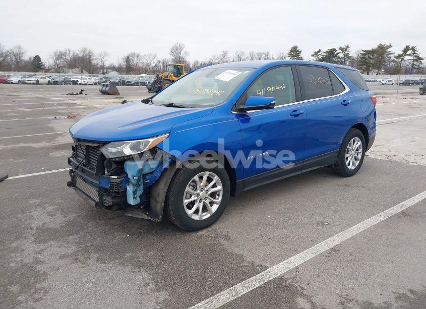 Photo 2 of 2019 Chevrolet Equinox LT (VIN 3GNAXKEV9KS528400)