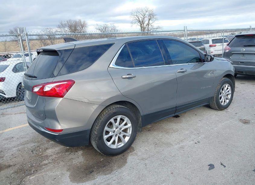 Photo 4 of 2019 Chevrolet Equinox LT (VIN 3GNAXKEV9KS569898)