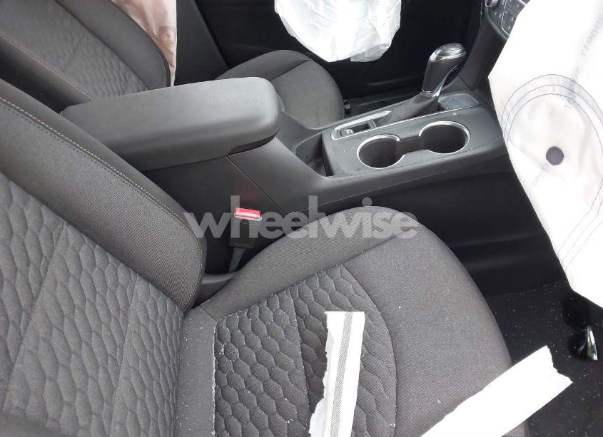 Photo 5 of 2019 Chevrolet Equinox LT (VIN 3GNAXKEV9KS655003)