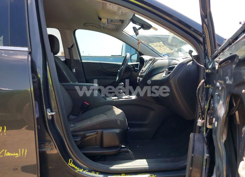 Photo 5 of 2020 Chevrolet Equinox FWD LT 1.5L TURBO (VIN 3GNAXKEV9LS588842)