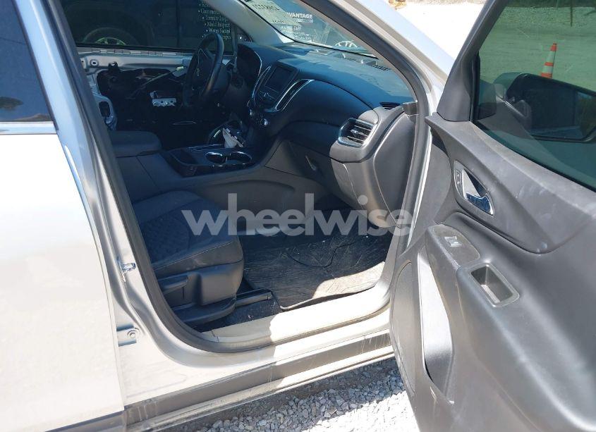 Photo 5 of 2020 Chevrolet Equinox FWD LT 1.5L TURBO (VIN 3GNAXKEV9LS687807)