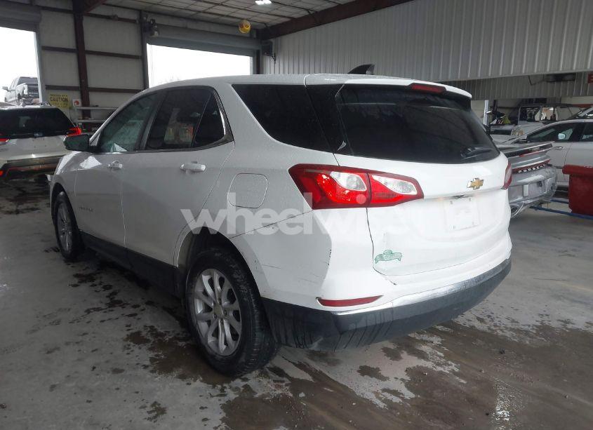 Photo 3 of 2021 Chevrolet Equinox FWD LT (VIN 3GNAXKEV9MS101026)