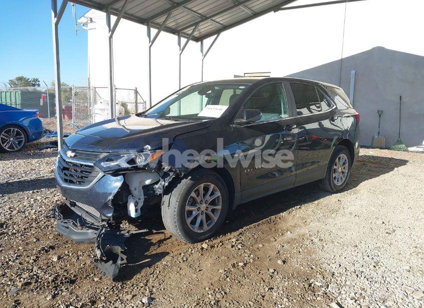 Photo 2 of 2021 Chevrolet Equinox FWD LT (VIN 3GNAXKEV9MS106663)