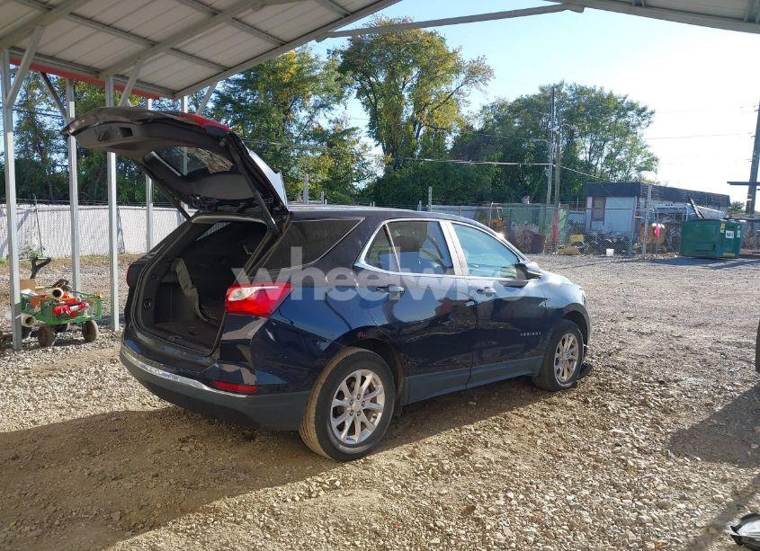 Photo 4 of 2021 Chevrolet Equinox FWD LT (VIN 3GNAXKEV9MS106663)