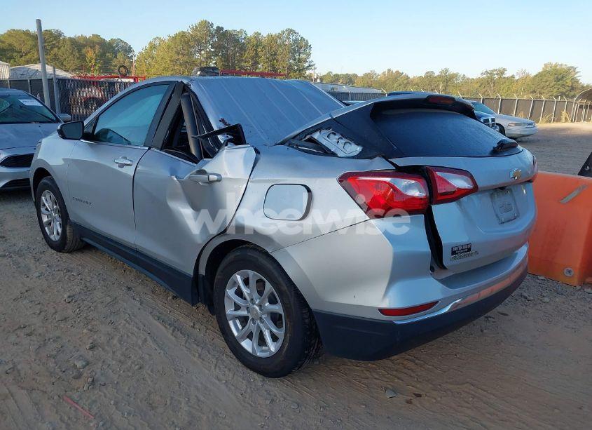 Photo 3 of 2021 Chevrolet Equinox FWD LT (VIN 3GNAXKEV9MS111622)