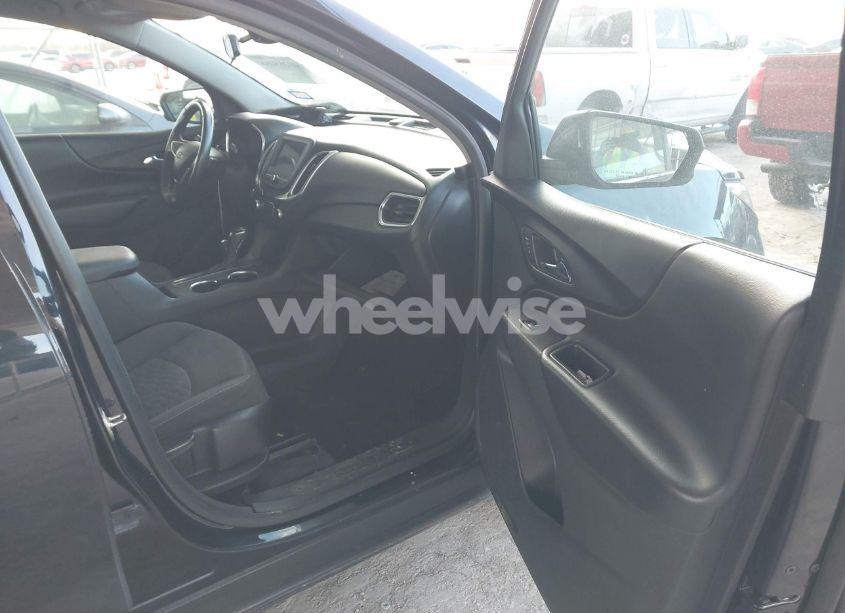 Photo 5 of 2021 Chevrolet Equinox FWD LT (VIN 3GNAXKEV9MS122149)