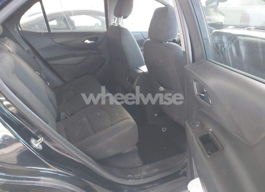 Photo 8 of 2021 Chevrolet Equinox FWD LT (VIN 3GNAXKEV9MS122149)