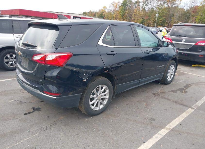 Photo 4 of 2021 Chevrolet Equinox FWD LT (VIN 3GNAXKEV9MS138304)