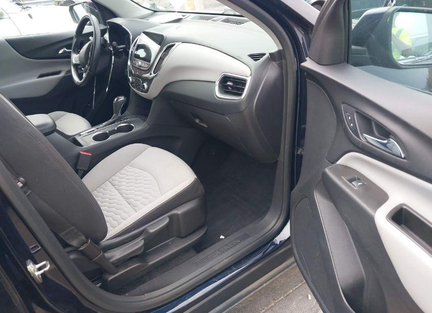 Photo 5 of 2021 Chevrolet Equinox FWD LT (VIN 3GNAXKEV9MS138304)