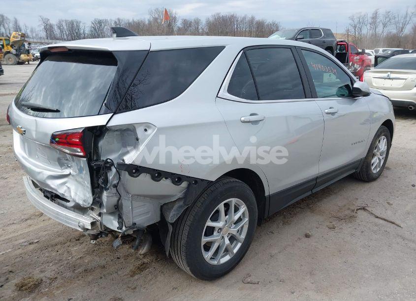 Photo 4 of 2022 Chevrolet Equinox FWD LT (VIN 3GNAXKEV9NL268515)