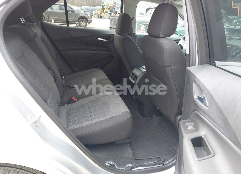 Photo 8 of 2022 Chevrolet Equinox FWD LT (VIN 3GNAXKEV9NL268515)