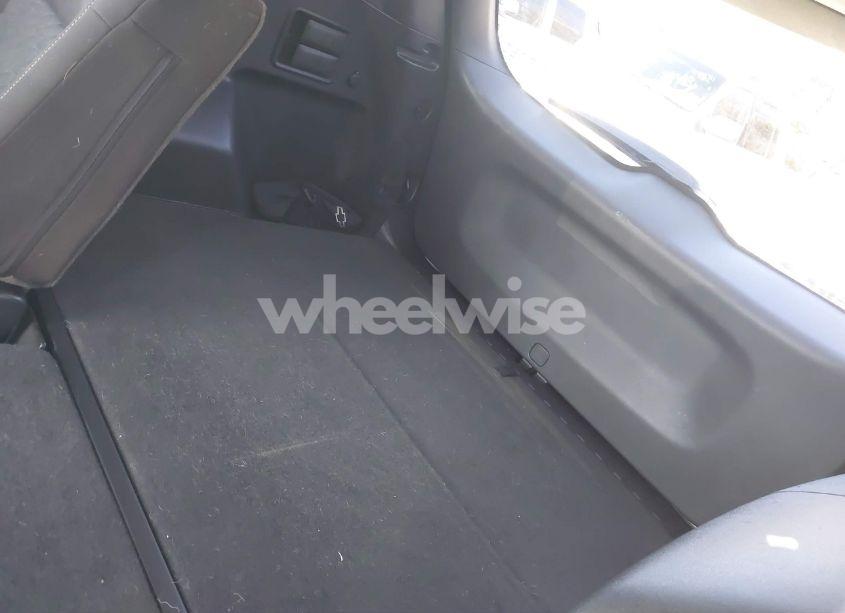 Photo 12 of 2019 Chevrolet Equinox LT (VIN 3GNAXKEVXKL200302)