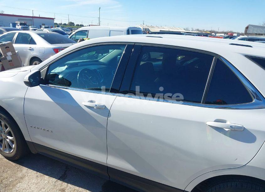 Photo 15 of 2019 Chevrolet Equinox LT (VIN 3GNAXKEVXKL200302)