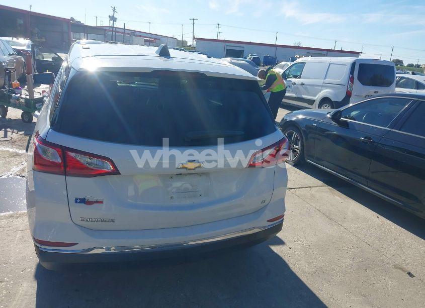 Photo 17 of 2019 Chevrolet Equinox LT (VIN 3GNAXKEVXKL200302)