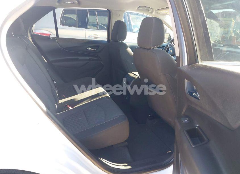 Photo 8 of 2019 Chevrolet Equinox LT (VIN 3GNAXKEVXKL200302)