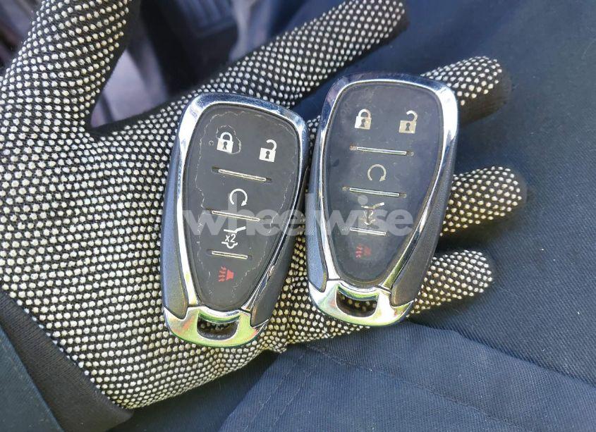 Photo 11 of 2019 Chevrolet Equinox LT (VIN 3GNAXKEVXKL243487)