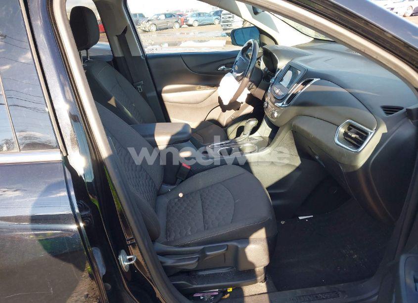 Photo 5 of 2019 Chevrolet Equinox LT (VIN 3GNAXKEVXKL347199)