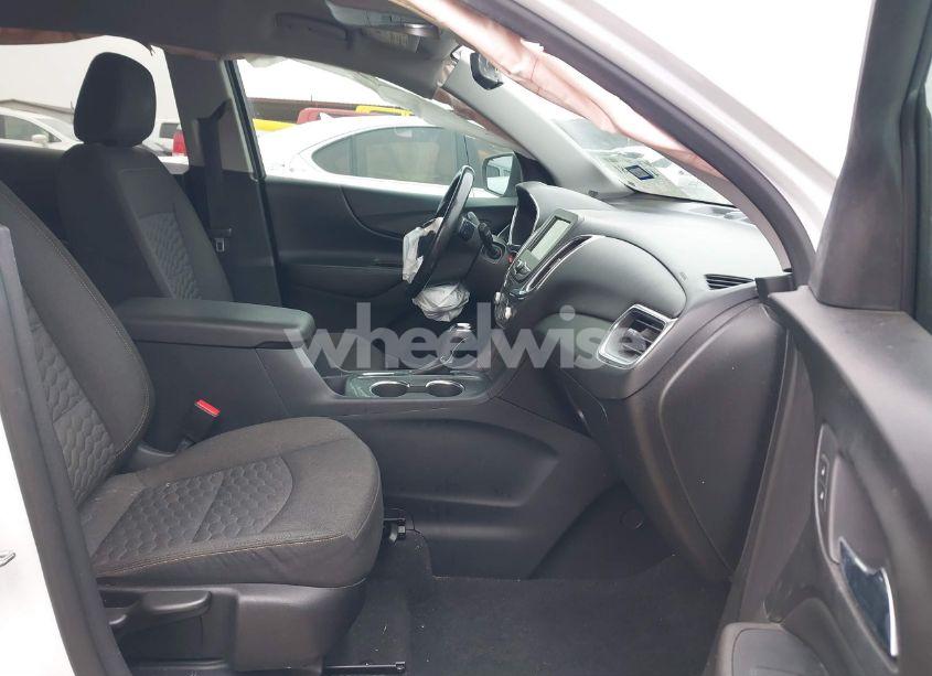 Photo 5 of 2019 Chevrolet Equinox LT (VIN 3GNAXKEVXKS528342)