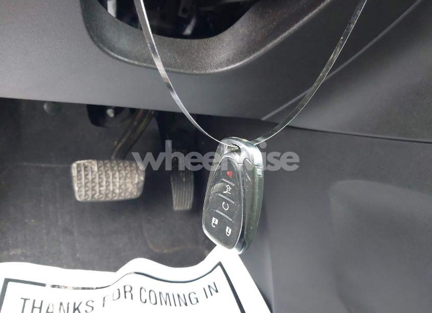 Photo 11 of 2019 Chevrolet Equinox LT (VIN 3GNAXKEVXKS547103)