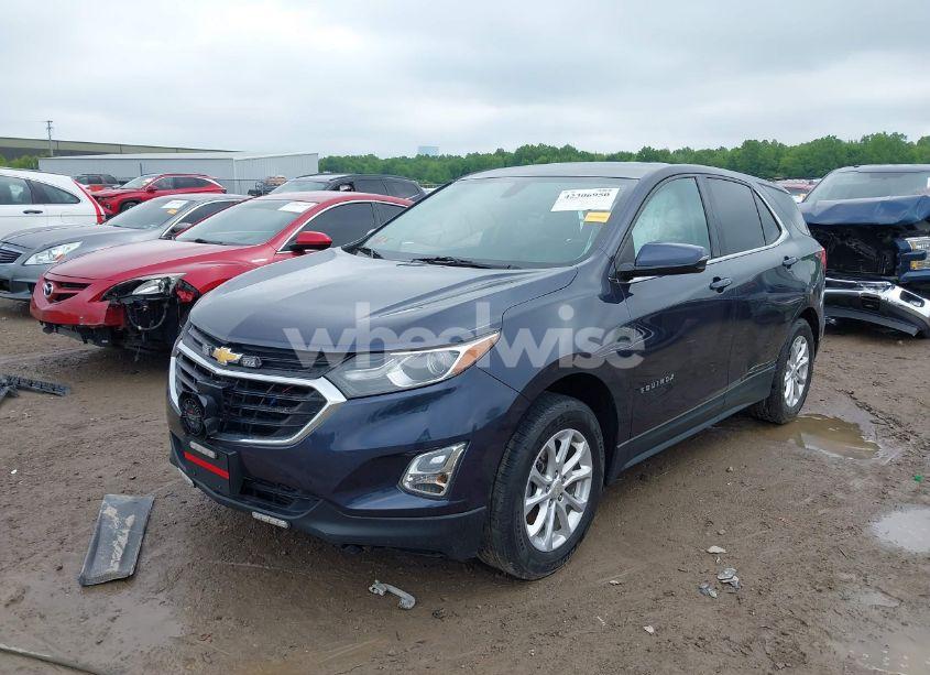 Photo 2 of 2019 Chevrolet Equinox LT (VIN 3GNAXKEVXKS547103)