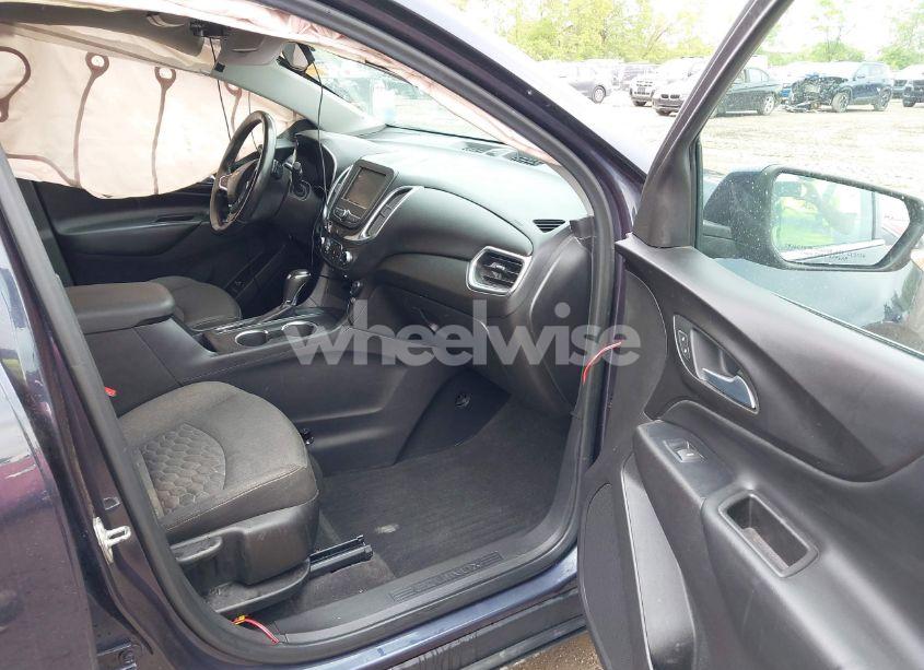 Photo 5 of 2019 Chevrolet Equinox LT (VIN 3GNAXKEVXKS547103)