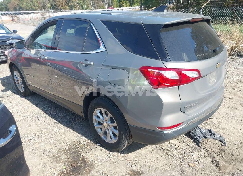 Photo 3 of 2019 Chevrolet Equinox LT (VIN 3GNAXKEVXKS550535)