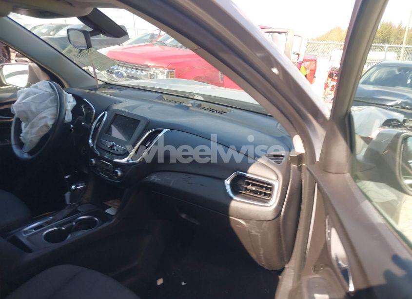 Photo 5 of 2019 Chevrolet Equinox LT (VIN 3GNAXKEVXKS550535)