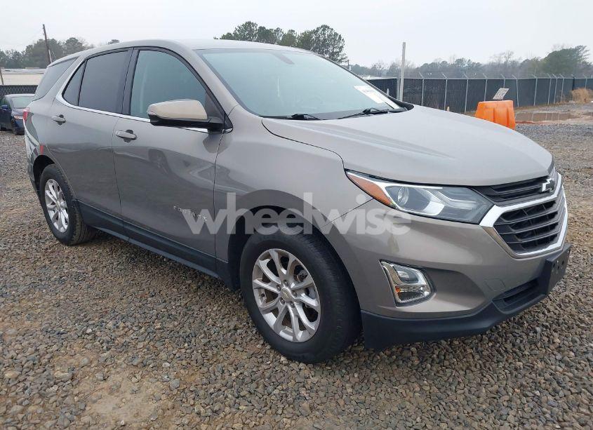 2019 Chevrolet Equinox LT (VIN 3GNAXKEVXKS582000) main photo