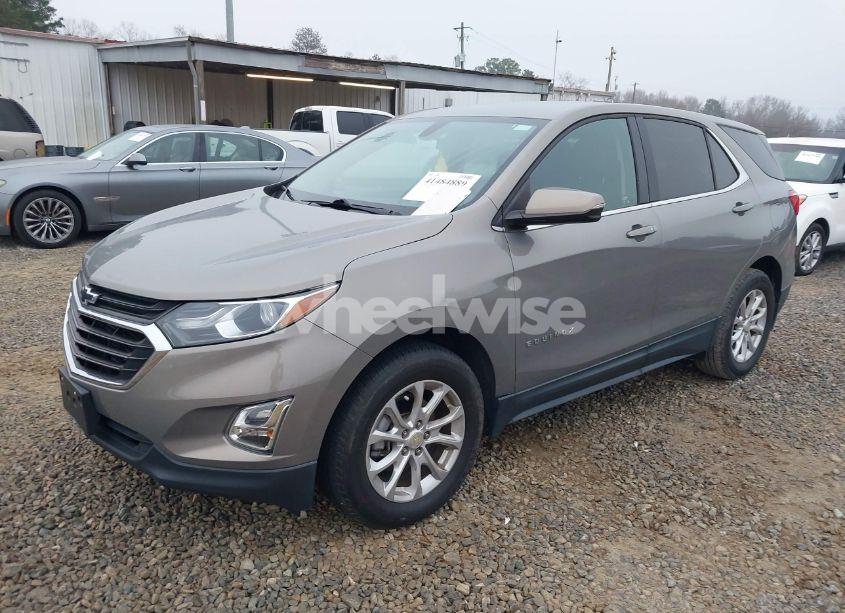Photo 2 of 2019 Chevrolet Equinox LT (VIN 3GNAXKEVXKS582000)