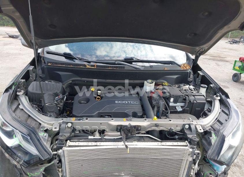 Photo 10 of 2019 Chevrolet Equinox LT (VIN 3GNAXKEVXKS586516)