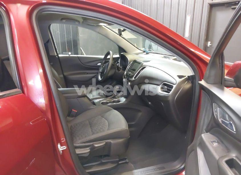 Photo 5 of 2019 Chevrolet Equinox LT (VIN 3GNAXKEVXKS601015)