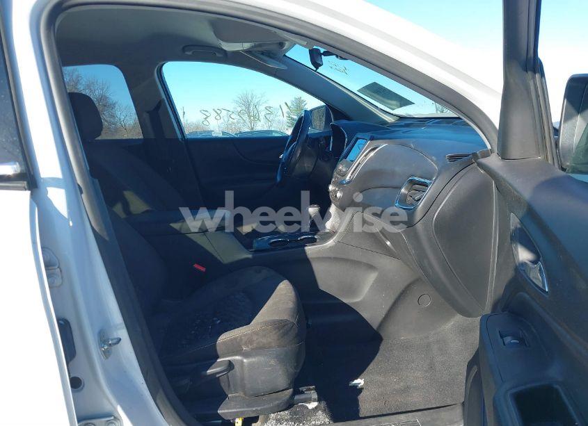 Photo 5 of 2020 Chevrolet Equinox FWD LT 1.5L TURBO (VIN 3GNAXKEVXLS620651)