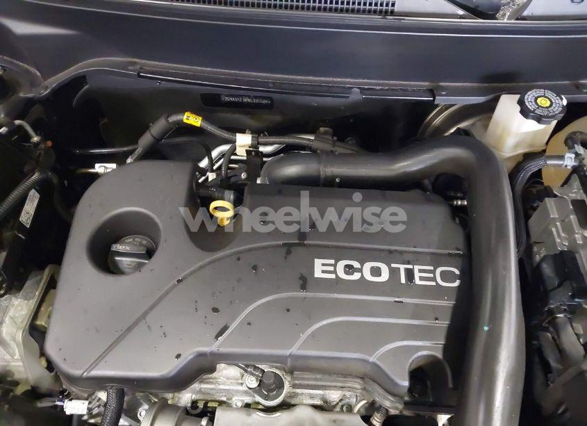 Photo 10 of 2021 Chevrolet Equinox FWD LT (VIN 3GNAXKEVXML330504)