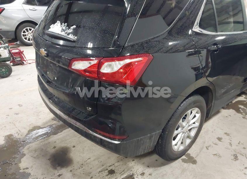 Photo 4 of 2021 Chevrolet Equinox FWD LT (VIN 3GNAXKEVXML330504)